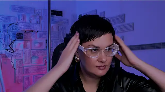 Snapshot of LauraDavidsons chatting on 11/12/25, 04:29 LauraDavidsons online show from 11/12/25, 04:29