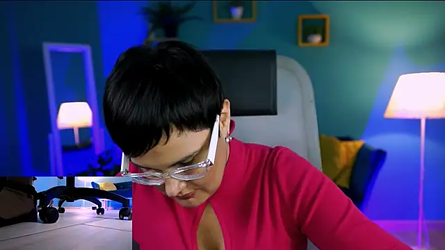 Snapshot of LauraDavidsons chatting on 12/14/25, 07:29 LauraDavidsons online show from 12/14/25, 07:29