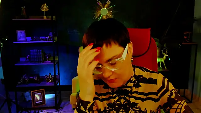 Snapshot of LauraDavidsons chatting on 12/20/25, 05:36 LauraDavidsons online show from 12/20/25, 05:36