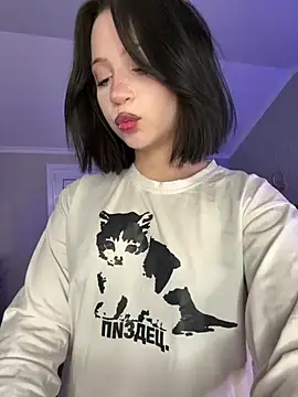 YourLittleDevil online show from 05/28/26, 06:32