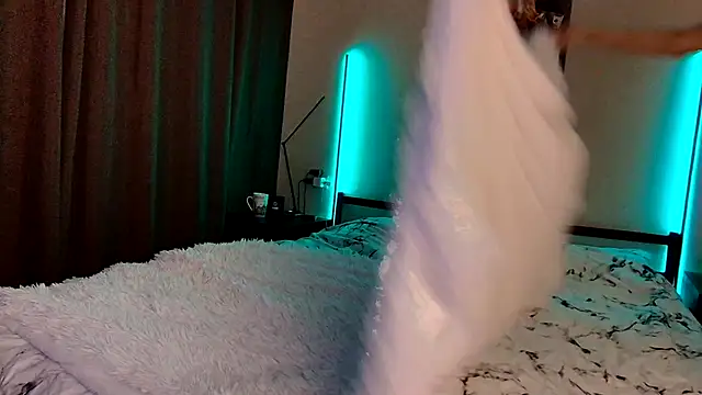 Missss Eva online show from 10/04/25, 06:50