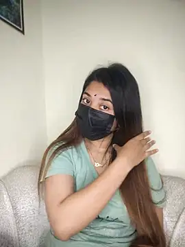 Snapshot of midnightmuse-03 chatting on 03/06/26, 06:04 midnightmuse-03 online show from 03/06/26, 06:04