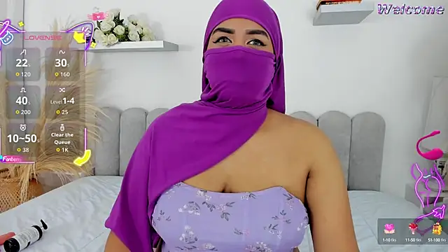 Kadira  online show from 10/02/25, 12:01