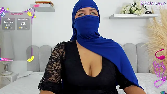 Kadira  online show from 10/04/25, 11:41