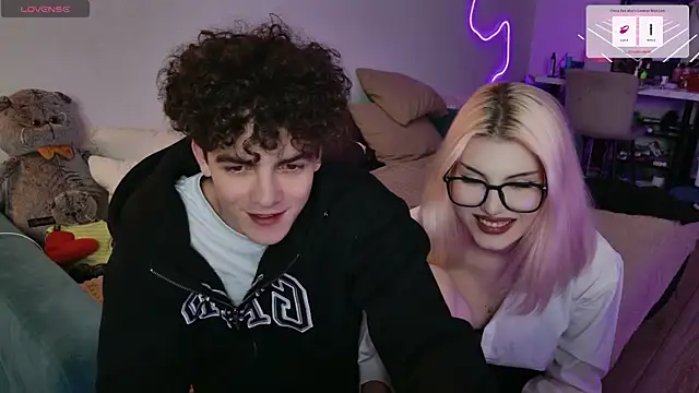 Alice18James online show from 09/26/25, 07:29