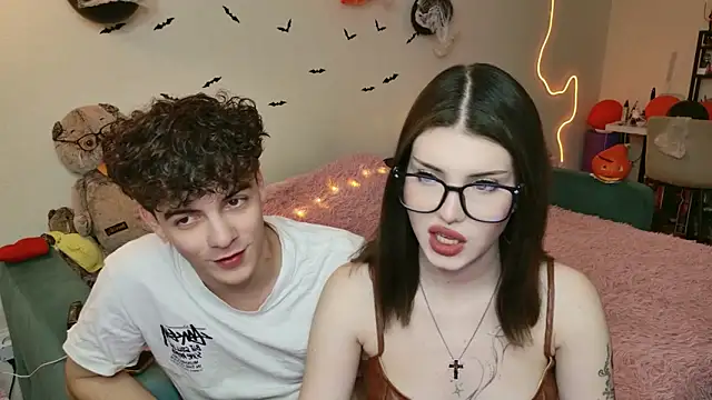 Alice18James online show from 10/13/25, 06:19