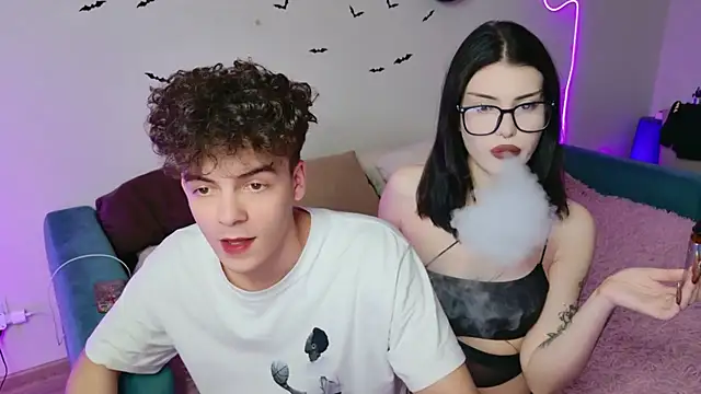 Snapshot of Alice18James chatting on 11/06/25, 11:22 Alice18James online show from 11/06/25, 11:22