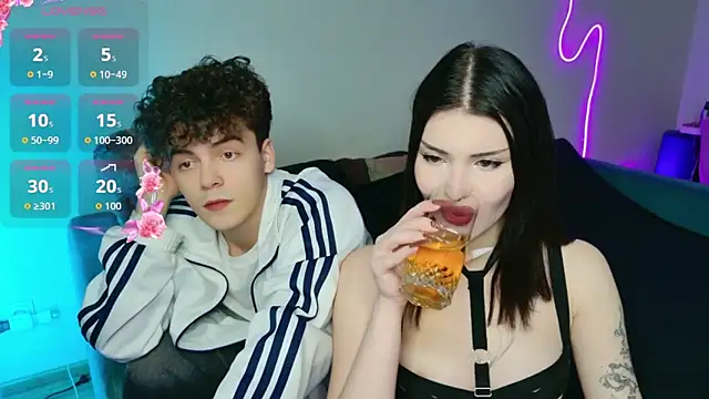 Snapshot of Alice18James chatting on 11/15/25, 04:58 Alice18James online show from 11/15/25, 04:58