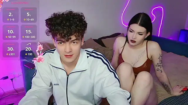 Snapshot of Alice18James chatting on 11/23/25, 01:55 Alice18James online show from 11/23/25, 01:55