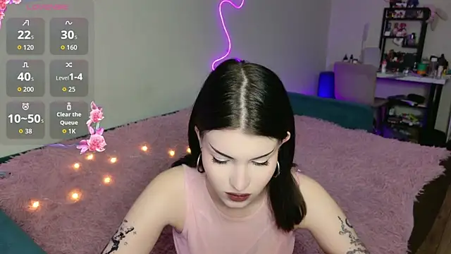 Snapshot of Alice18James chatting on 12/14/25, 06:34 Alice18James online show from 12/14/25, 06:34