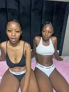 SexyPetitex25 online show from 01/05/26, 06:55