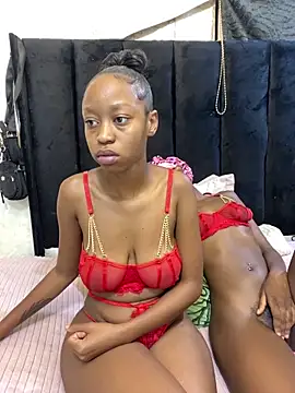 Snapshot of SexyPetitex25 chatting on 03/12/26, 07:31 SexyPetitex25 online show from 03/12/26, 07:31