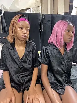 Snapshot of SexyPetitex25 chatting on 03/24/26, 07:08 SexyPetitex25 online show from 03/24/26, 07:08