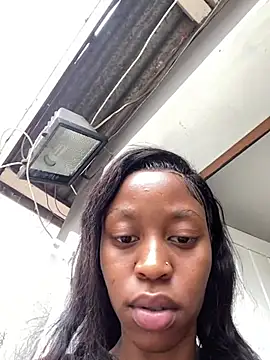 Snapshot of SexyPetitex25 chatting on 04/22/26, 12:39 SexyPetitex25 online show from 04/22/26, 12:39