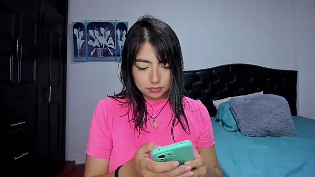 Snapshot of sammy_bunny1 chatting on 10/24/25, 04:14 sammy bunny1 online show from 10/24/25, 04:14