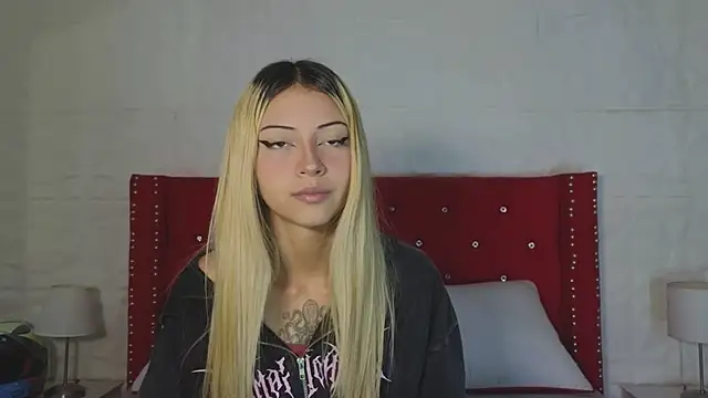 Lucy n pink online show from 11/07/25, 04:29