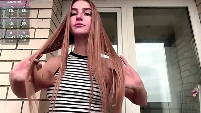 Snapshot of SweetJinny88 chatting on 11/06/25, 07:09 SweetJinny88 online show from 11/06/25, 07:09