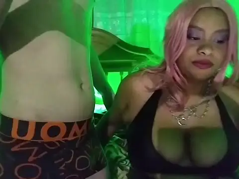 Snapshot of queencinnamon chatting on 10/24/25, 07:05 queencinnamon online show from 10/24/25, 07:05