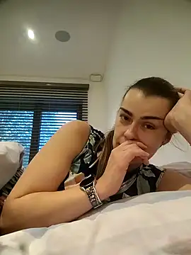 Carolinemiam online show from 10/30/25, 04:08