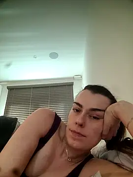 Carolinemiam online show from 03/05/26, 11:50