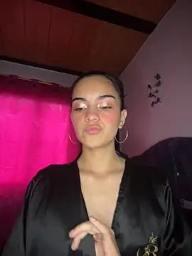 Snapshot of blinkiii_ chatting on 10/23/25, 10:19 blinkiii  online show from 10/23/25, 10:19