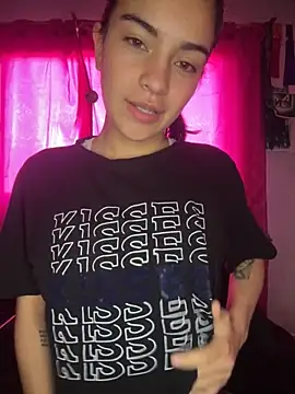 Snapshot of blinkiii_ chatting on 11/30/25, 12:20 blinkiii online show from 11/30/25, 12:20