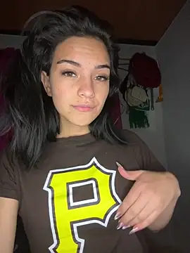 Snapshot of blinkiii_ chatting on 12/20/25, 01:56 blinkiii online show from 12/20/25, 01:56