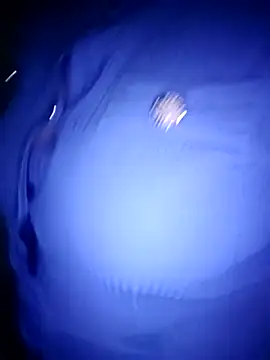 Snapshot of merylove-00 chatting on 12/01/25, 10:26 merylove-00 online show from 12/01/25, 10:26