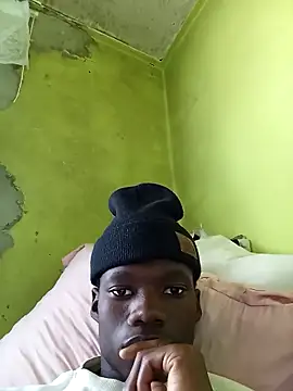 Snapshot of phumlanisanka chatting on 10/04/25, 09:29 phumlanisanka online show from 10/04/25, 09:29