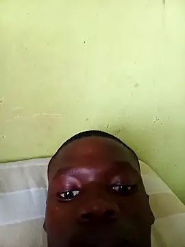 Snapshot of phumlanisanka chatting on 10/16/25, 03:02 phumlanisanka online show from 10/16/25, 03:02