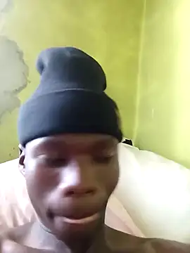 Snapshot of phumlanisanka chatting on 10/21/25, 02:07 phumlanisanka online show from 10/21/25, 02:07