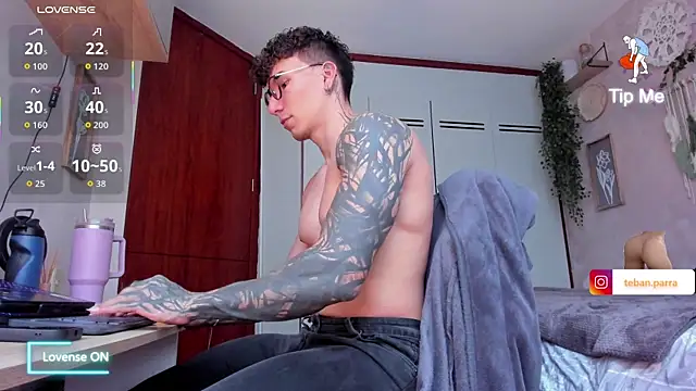 Snapshot of estebandi_do chatting on 11/12/25, 12:05 estebandi do online show from 11/12/25, 12:05