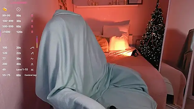 Snapshot of Kitty_Rest_ chatting on 12/14/25, 02:11 Kitty Rest online show from 12/14/25, 02:11