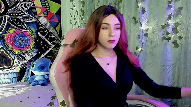 Snapshot of mona_fly chatting on 10/18/25, 03:24 mona fly online show from 10/18/25, 03:24