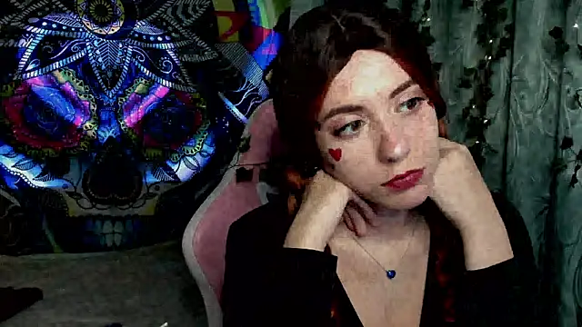 Snapshot of mona_fly chatting on 10/19/25, 03:56 mona fly online show from 10/19/25, 03:56