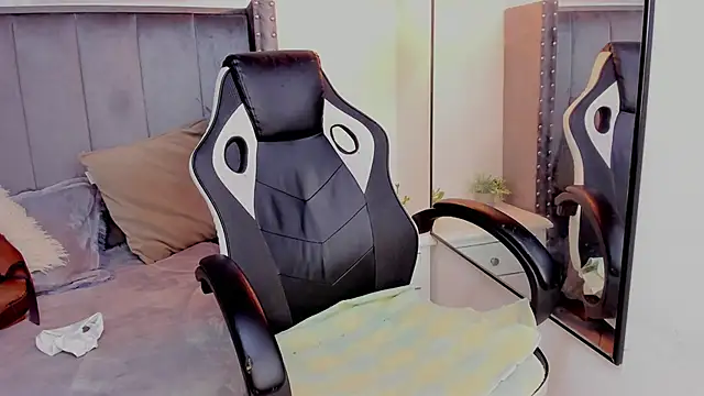 Miyu Komori online show from 03/20/26, 07:52