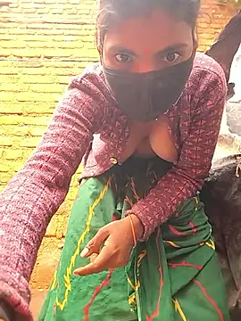 Snapshot of Hita_Grewal chatting on 12/21/25, 04:52 Hita Grewal online show from 12/21/25, 04:52