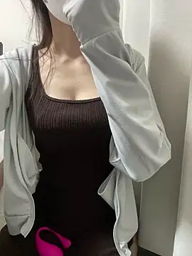 Snapshot of yayoi_jp chatting on 11/08/25, 12:49 yayoi jp online show from 11/08/25, 12:49