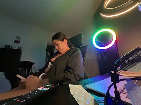 Snapshot of Prill940 chatting on 09/27/25, 08:03 Prill940 online show from 09/27/25, 08:03