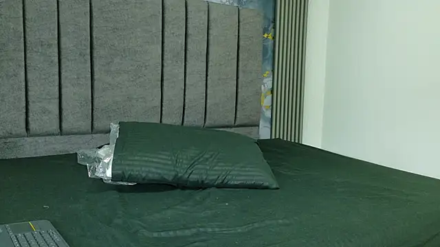 Snapshot of AngelineJolie chatting on 09/30/25, 07:08 AngelineJolie online show from 09/30/25, 07:08