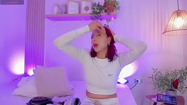 Cristalfoxy  online show from 12/20/25, 07:21