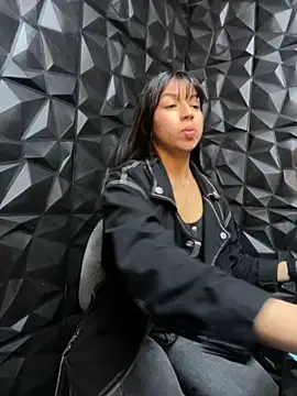 lil charme online show from 10/04/25, 06:06