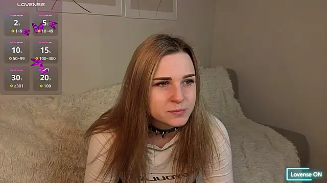 Snapshot of HelenMartines chatting on 04/01/26, 11:00 HelenMartines online show from 04/01/26, 11:00