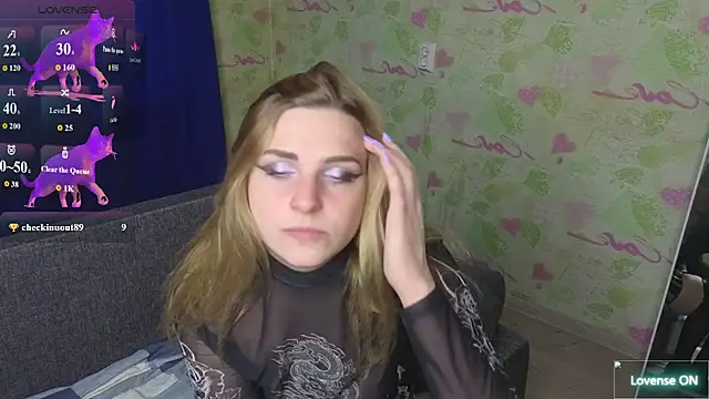 Snapshot of HelenMartines chatting on 08/05/26, 11:46 HelenMartines online show from 08/05/26, 11:46