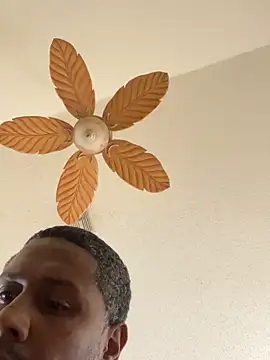 Snapshot of xxxshowxxx chatting on 09/12/25, 05:02 xxxshowxxx online show from 09/12/25, 05:02