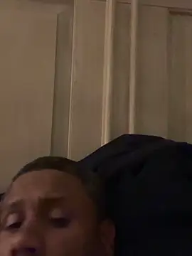 Snapshot of xxxshowxxx chatting on 09/21/25, 03:52 xxxshowxxx online show from 09/21/25, 03:52