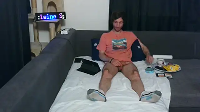Snapshot of cum2camboys chatting on 04/18/26, 06:23 cum2camboys online show from 04/18/26, 06:23