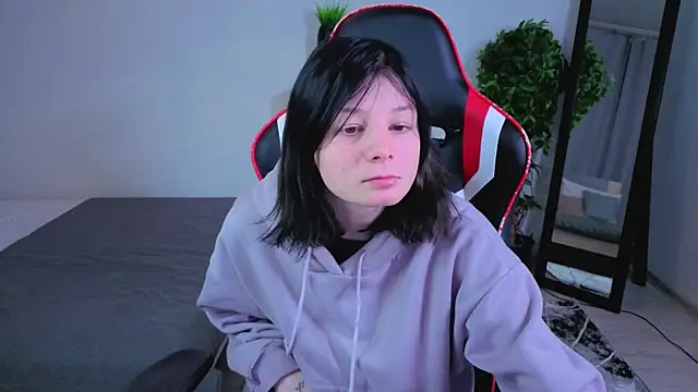 EllinEverly online show from 04/15/26, 09:15