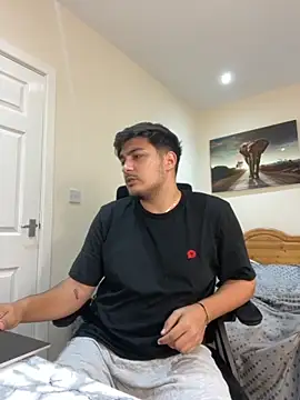 Snapshot of mixedcouplee69 chatting on 09/20/25, 07:59 mixedcouplee69 online show from 09/20/25, 07:59