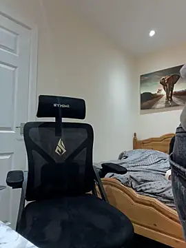 Snapshot of mixedcouplee69 chatting on 09/25/25, 05:38 mixedcouplee69 online show from 09/25/25, 05:38